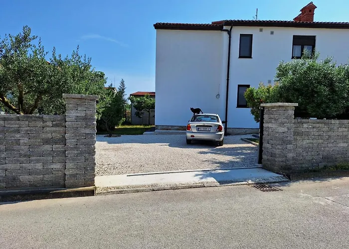 Romana's Cave Apartman Póla