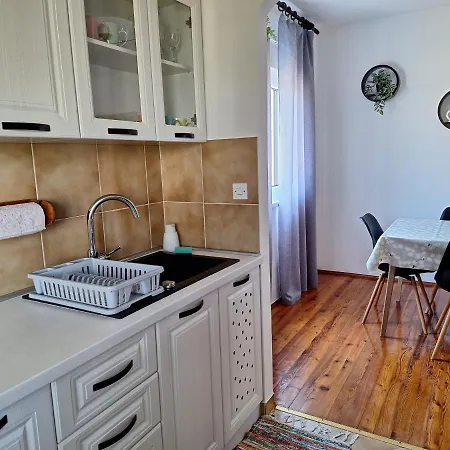 Romana's Cave * Pula