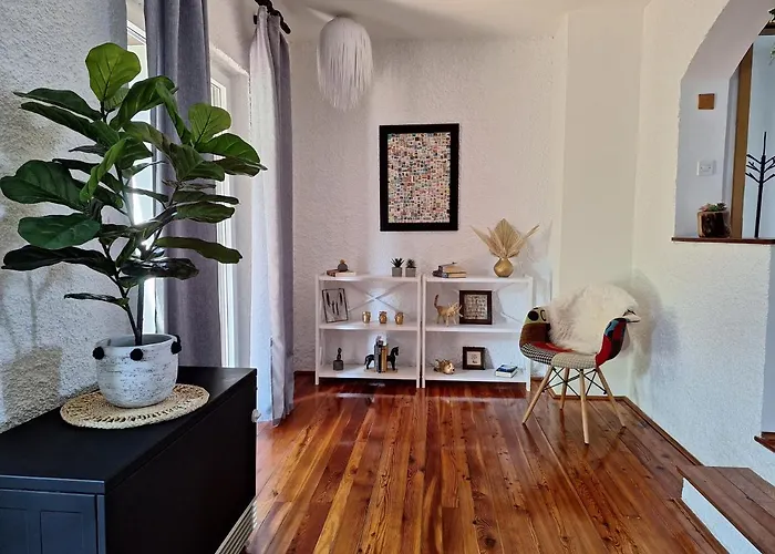 Romana's Cave * Pula