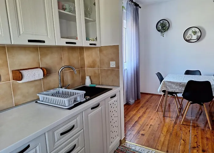 Romana's Cave * Pula