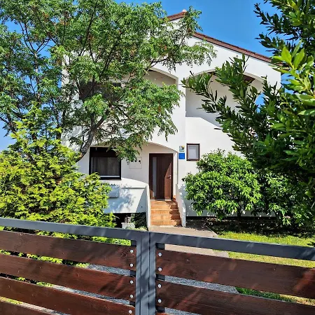 Romana's Cave Appartamento Pola